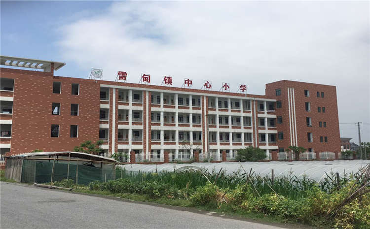 俄勒岡松羽毛球館木地板價格是多少錢？
