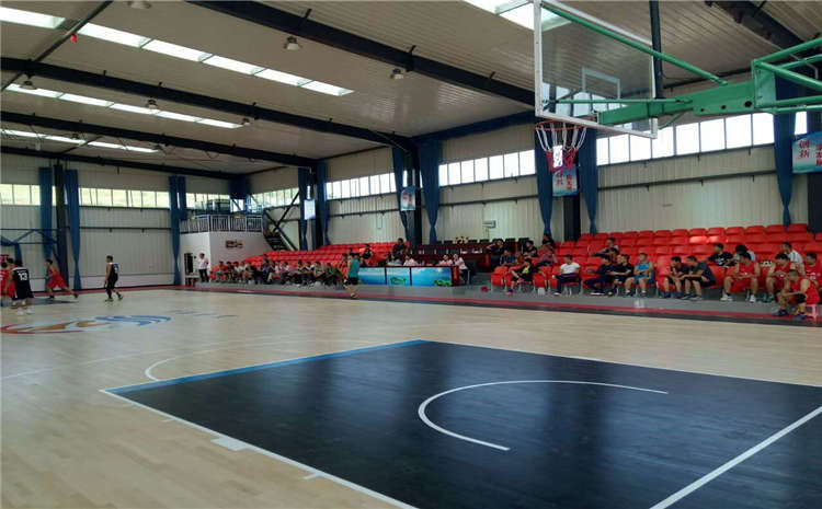 拼接板NBA籃球場木地板多少錢一平米？