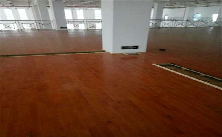 學校風雨操場運動地板怎么翻新