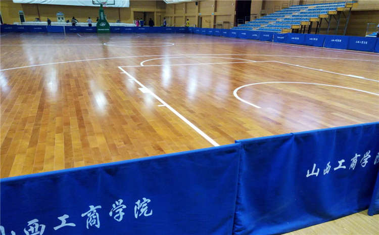 風雨操場木地板施工