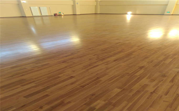 22厚排球館木地板雙層龍骨結構