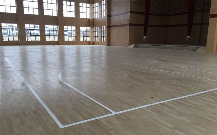 學校籃球場木地板怎么翻新