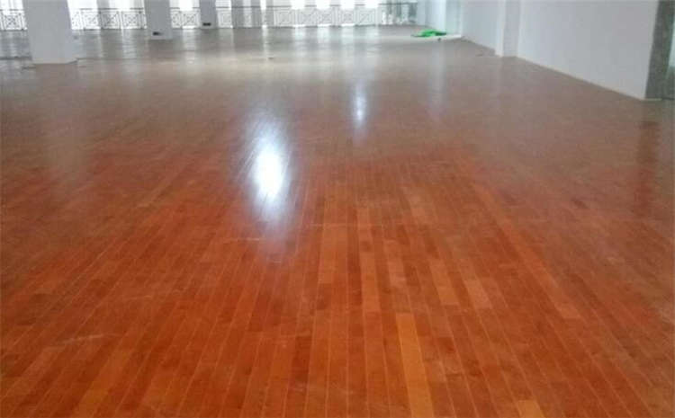 硬木企口運動籃球地板報價