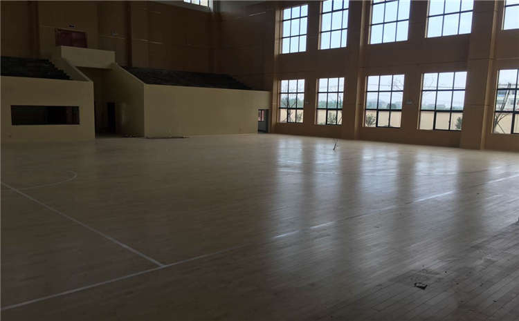 指接板羽毛球館木地板施工技術方案